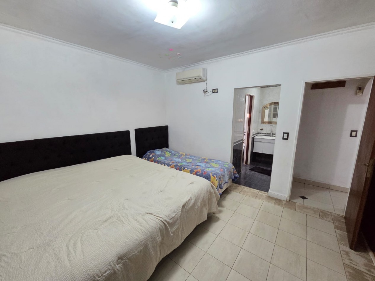 VENTA CASA CUATRO AMBIENTES PILETA COCHERA PARQUE QUINCHO VILLA DE MAYO