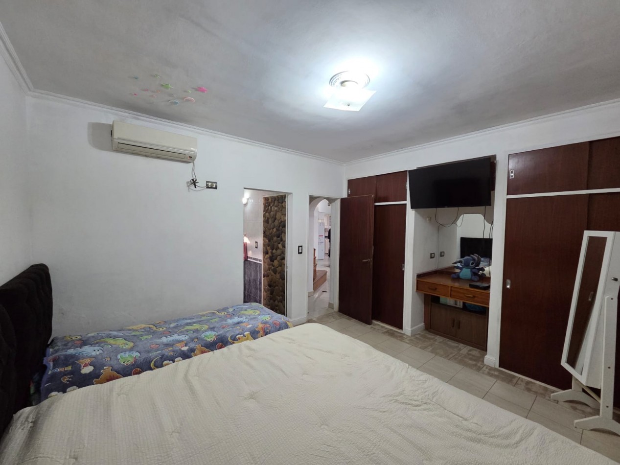 VENTA CASA CUATRO AMBIENTES PILETA COCHERA PARQUE QUINCHO VILLA DE MAYO