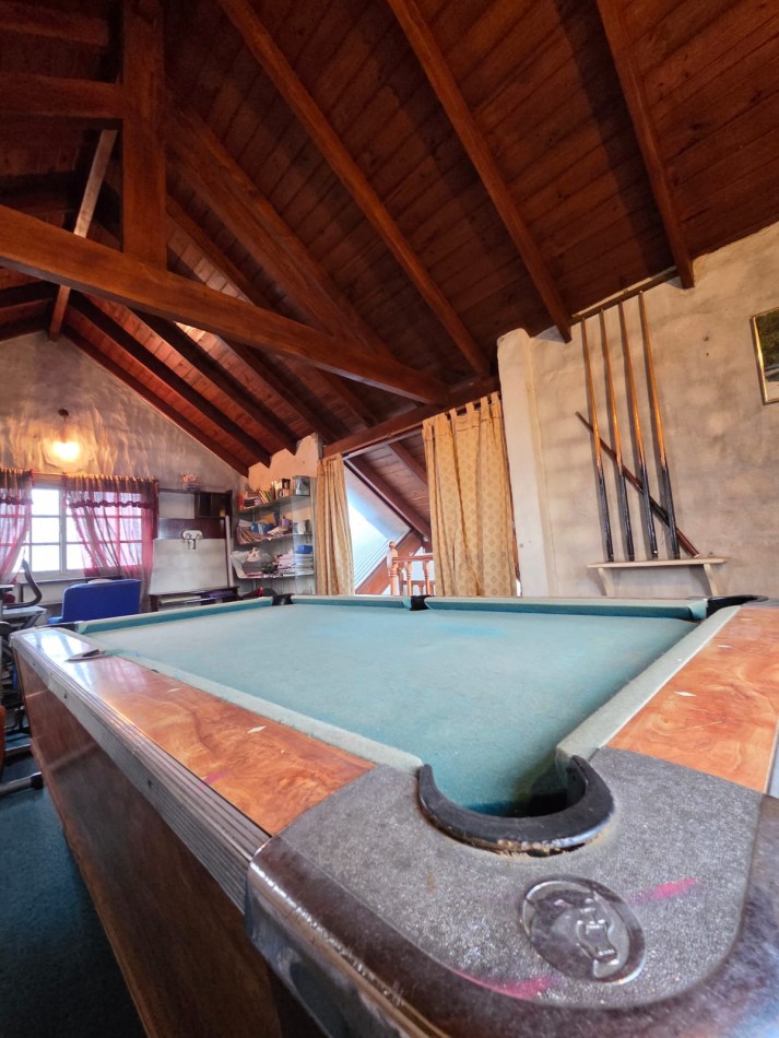 VENTA CASA CUATRO AMBIENTES PILETA COCHERA PARQUE QUINCHO VILLA DE MAYO