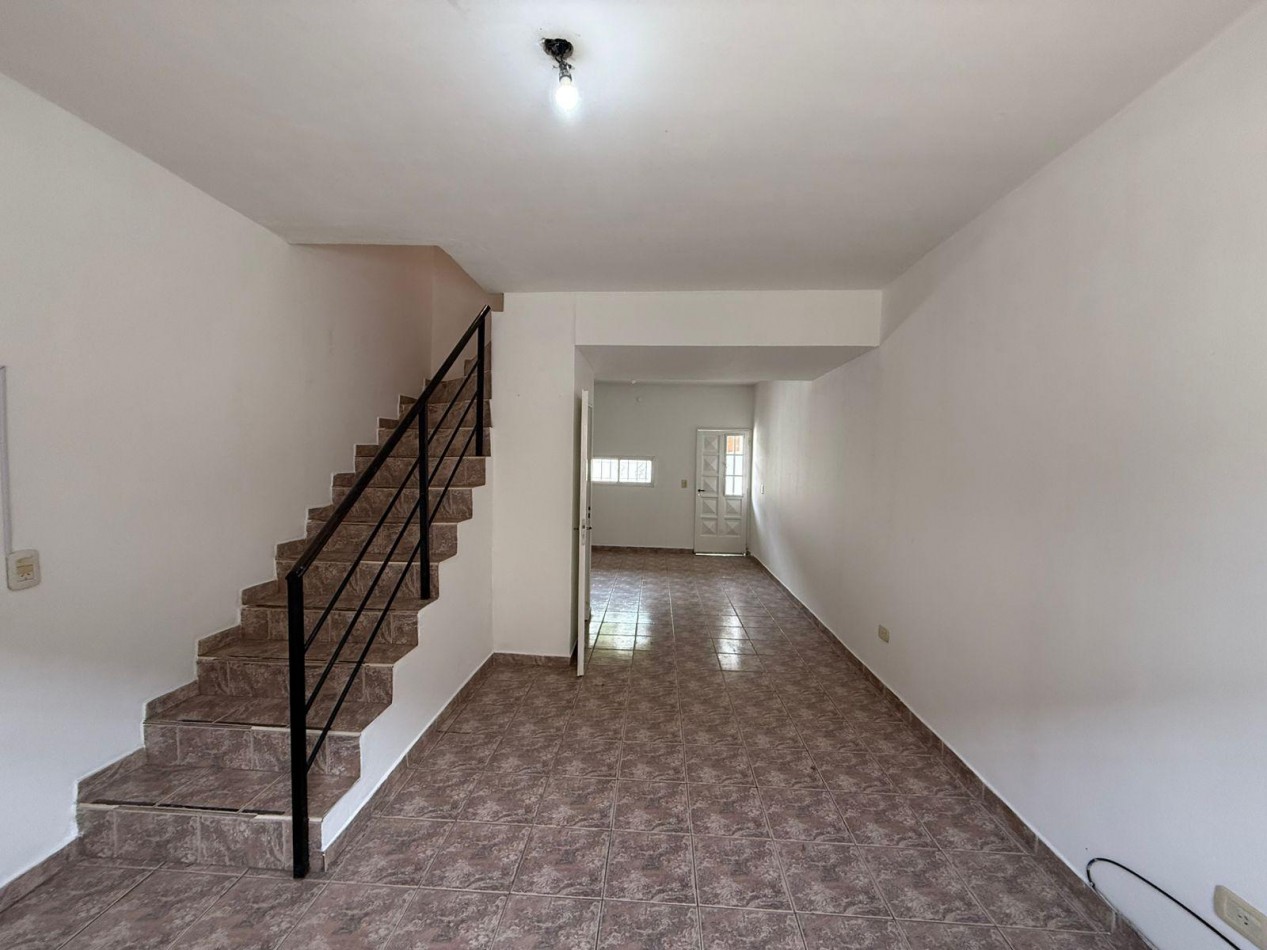 ALQUILER DUPLEX TRES AMBIENTES SAN MIGUEL COCHERA PATIO