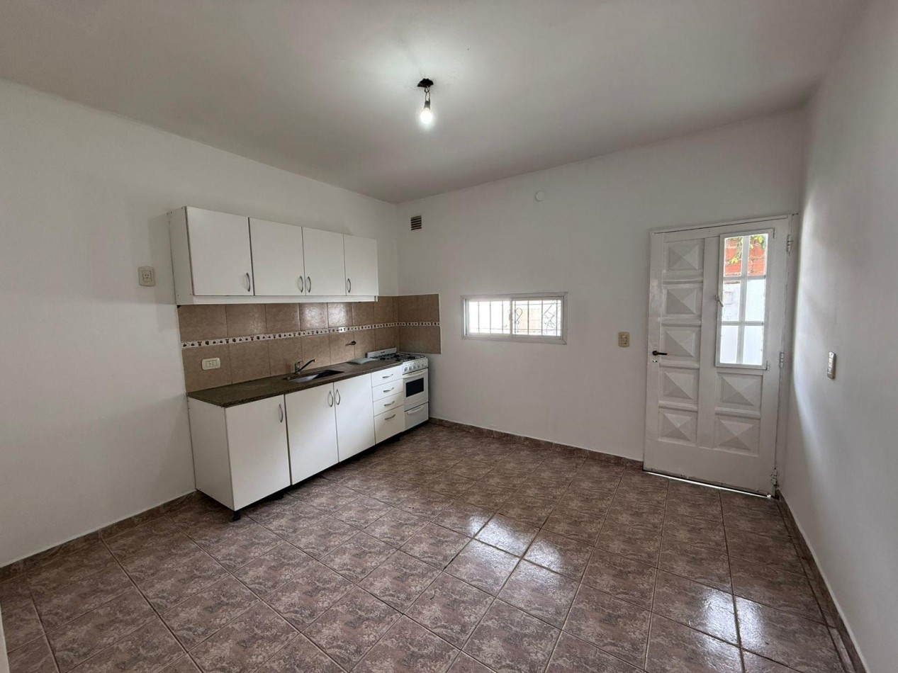 ALQUILER DUPLEX TRES AMBIENTES SAN MIGUEL COCHERA PATIO