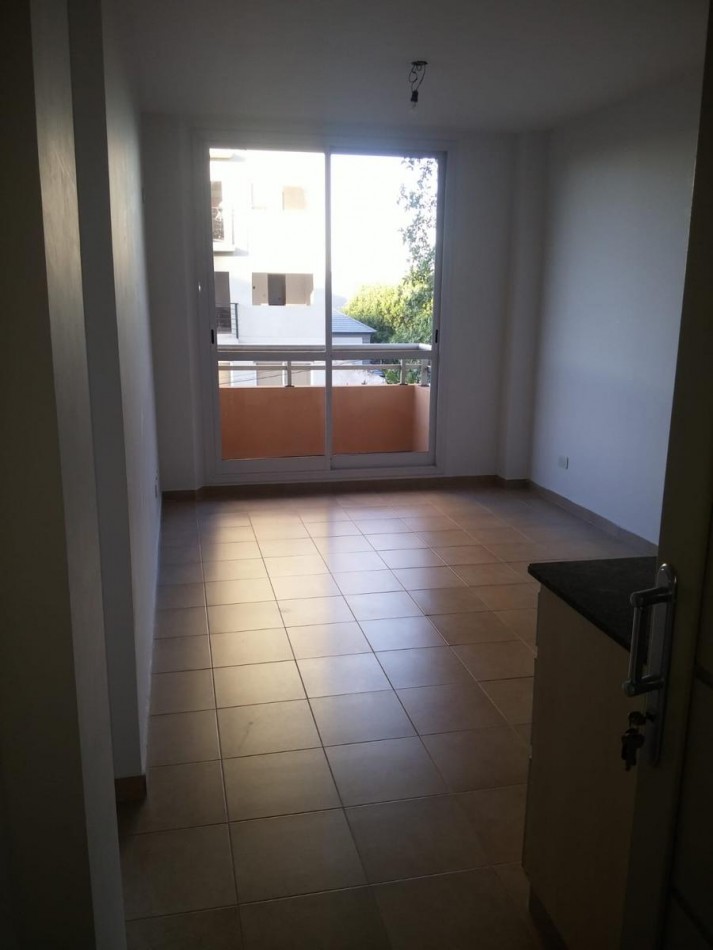 ALQUILER DOS AMBIENTES SAN MIGUEL MUÑIZ CON BALCON