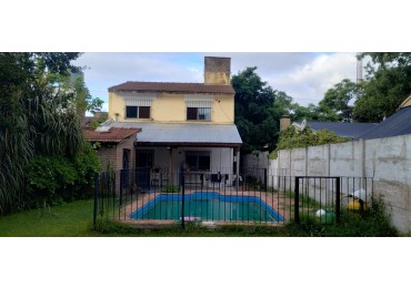 VENTA CASA APTO CREDITO SEIS AMBIENTES PILETA SAN MIGUEL