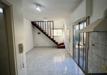VENTA APTO CREDITO DUPLEX CON JARDIN JOSE C PAZ