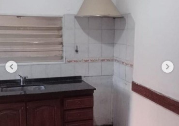 ALQUILER CASA DEPTO DOS AMBIENTES CON PATIO