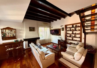 VENTA CASA CINCO AMBIENTES PILETA PARQUE COUNTRY BARRIO SAN MIGUEL DE GHISO