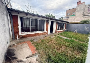 ALQUILER DEPARTAMENTO TRES AMBIENTES CON PATIO VILLA DE MAYO 